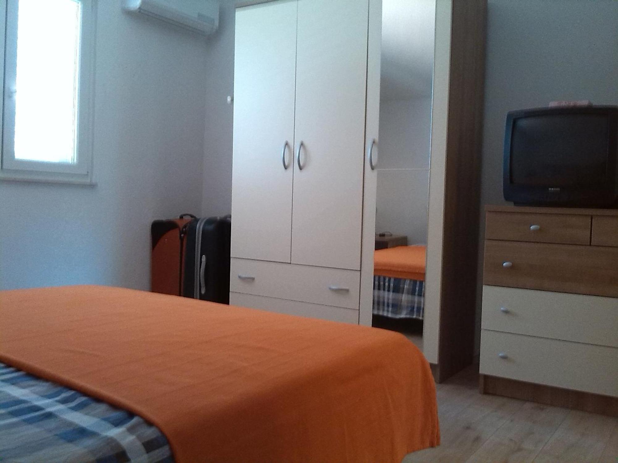 Apartments Batarilo Gornji Karin Zimmer foto