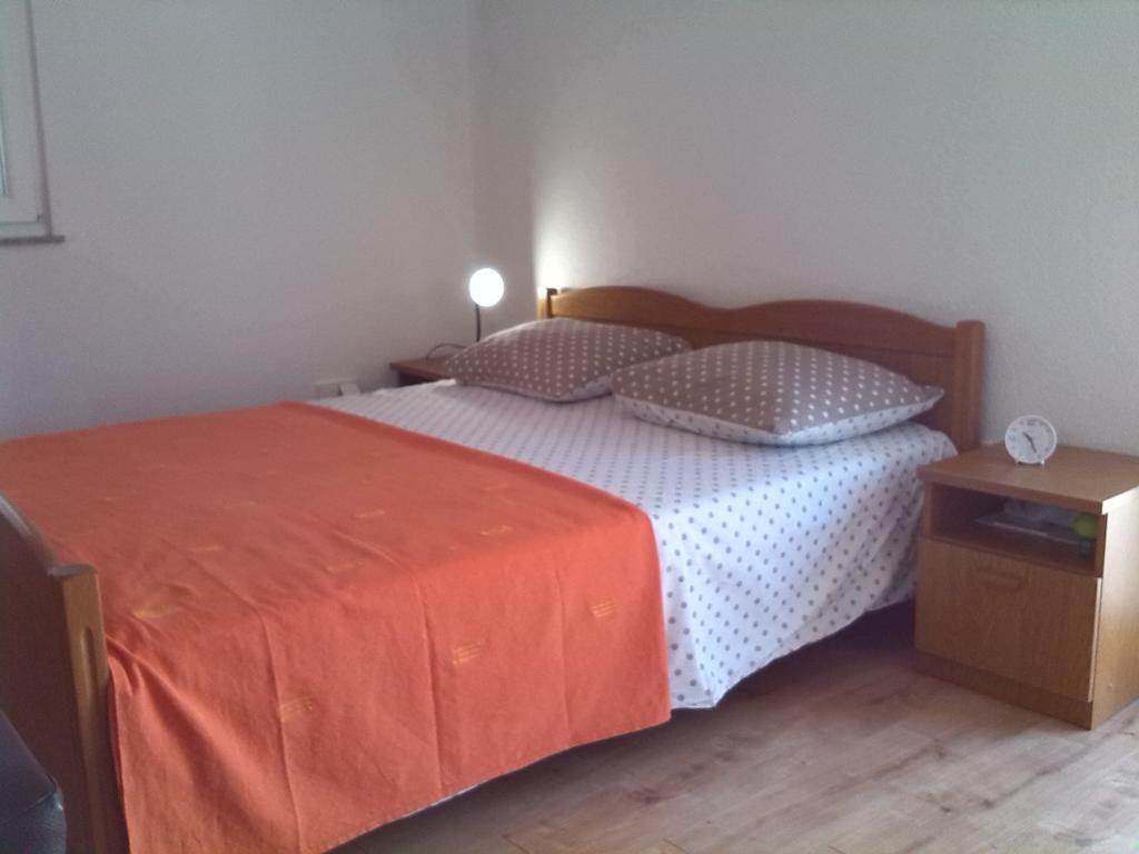 Apartments Batarilo Gornji Karin Zimmer foto