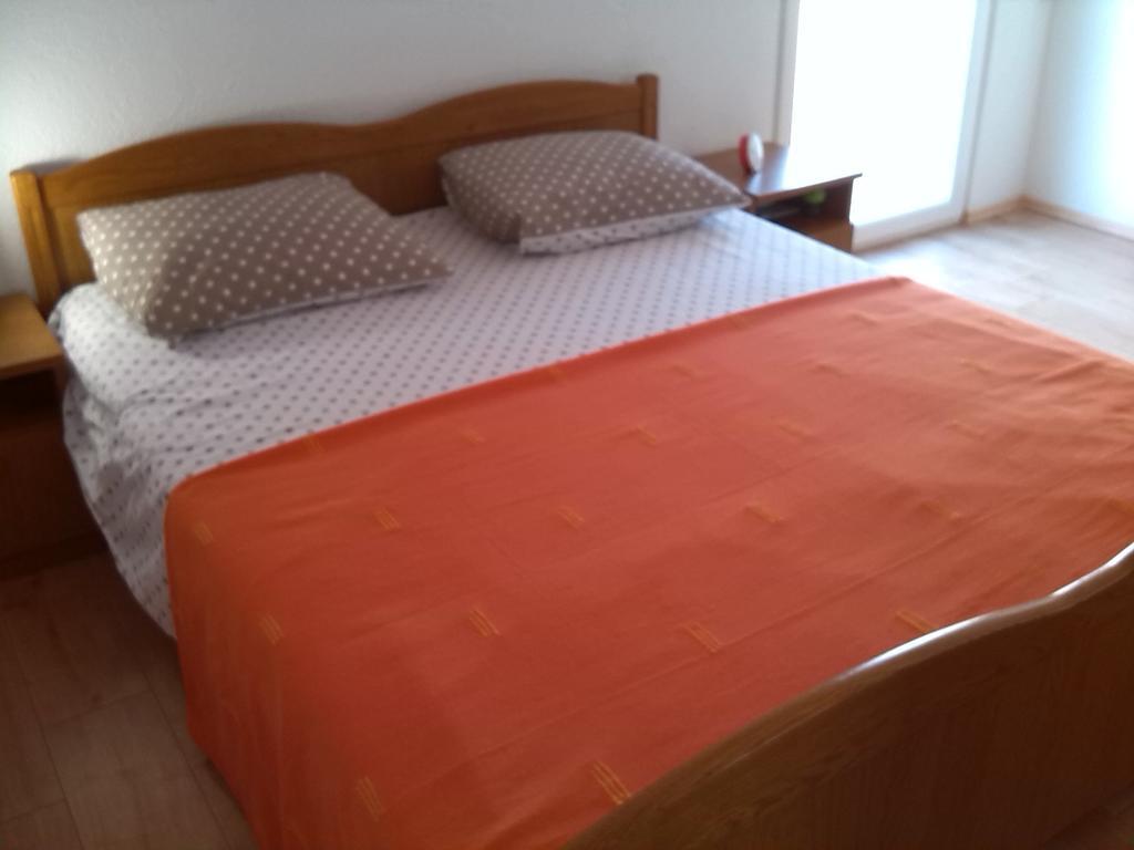 Apartments Batarilo Gornji Karin Zimmer foto